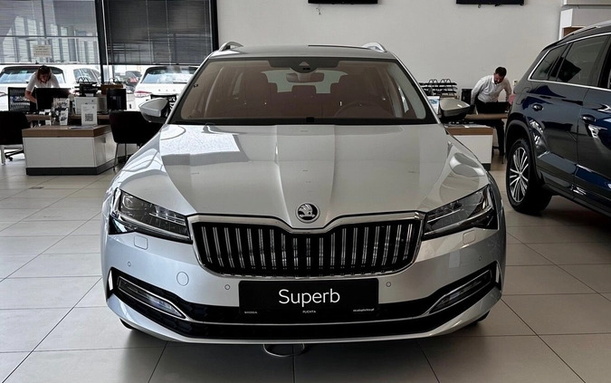 Skoda Superb cena 187990 przebieg: 4, rok produkcji 2024 z Sompolno małe 79